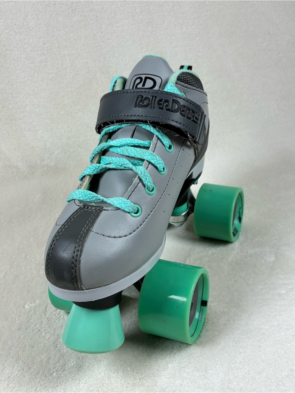 Roller Derby Women's Gray and Teal Quad Roller Skate